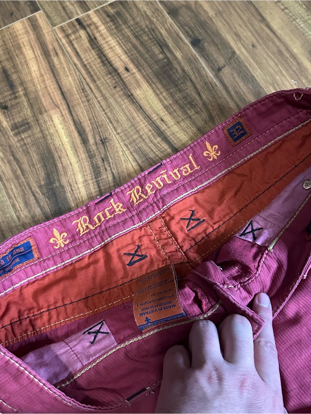 Y2K Rock Revival Cargo shorts - Picture 2 of 9